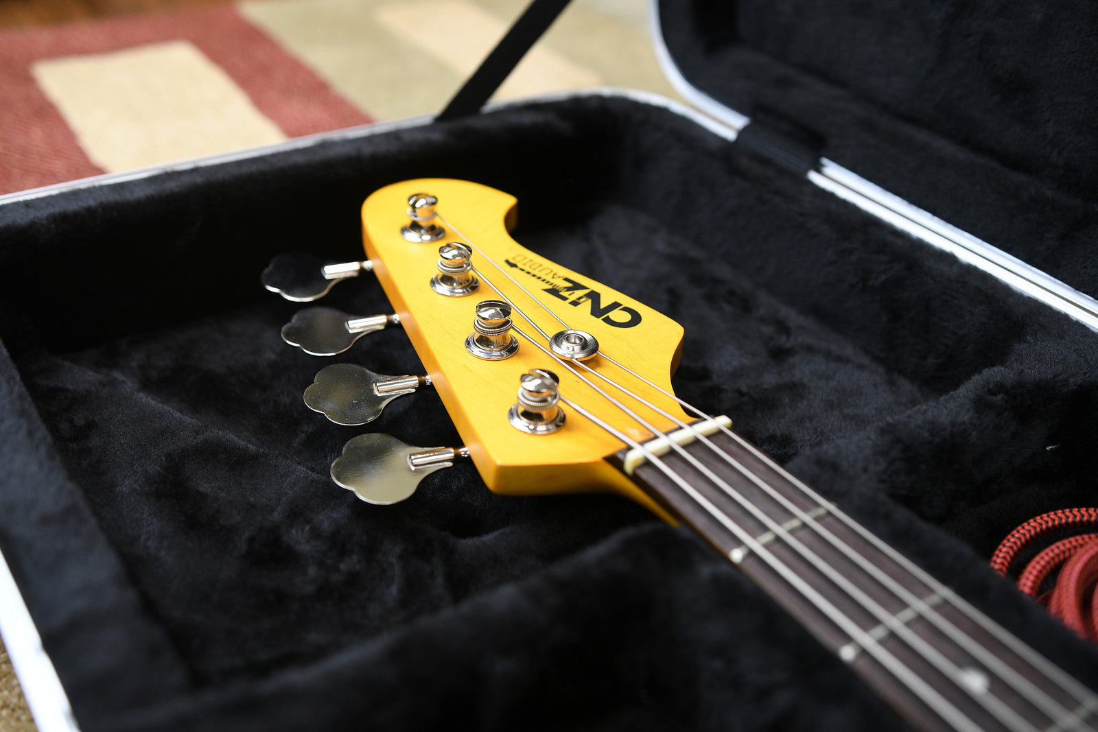 Deluxe ABS Bass Guitar Case - Black | CNZ Audio